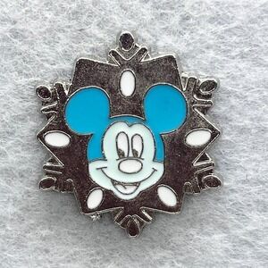 🔮 5/$25 Disney Mickey Mouse Snowflake Pin